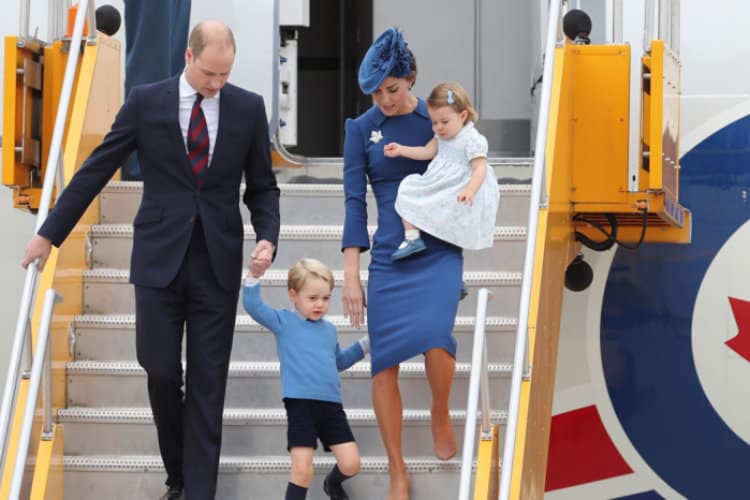 royal family leaving plane