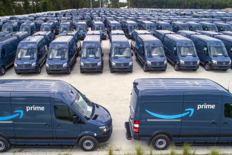 Amazon Announces Order of 20,000 Sprinter Vans For Delivery Network