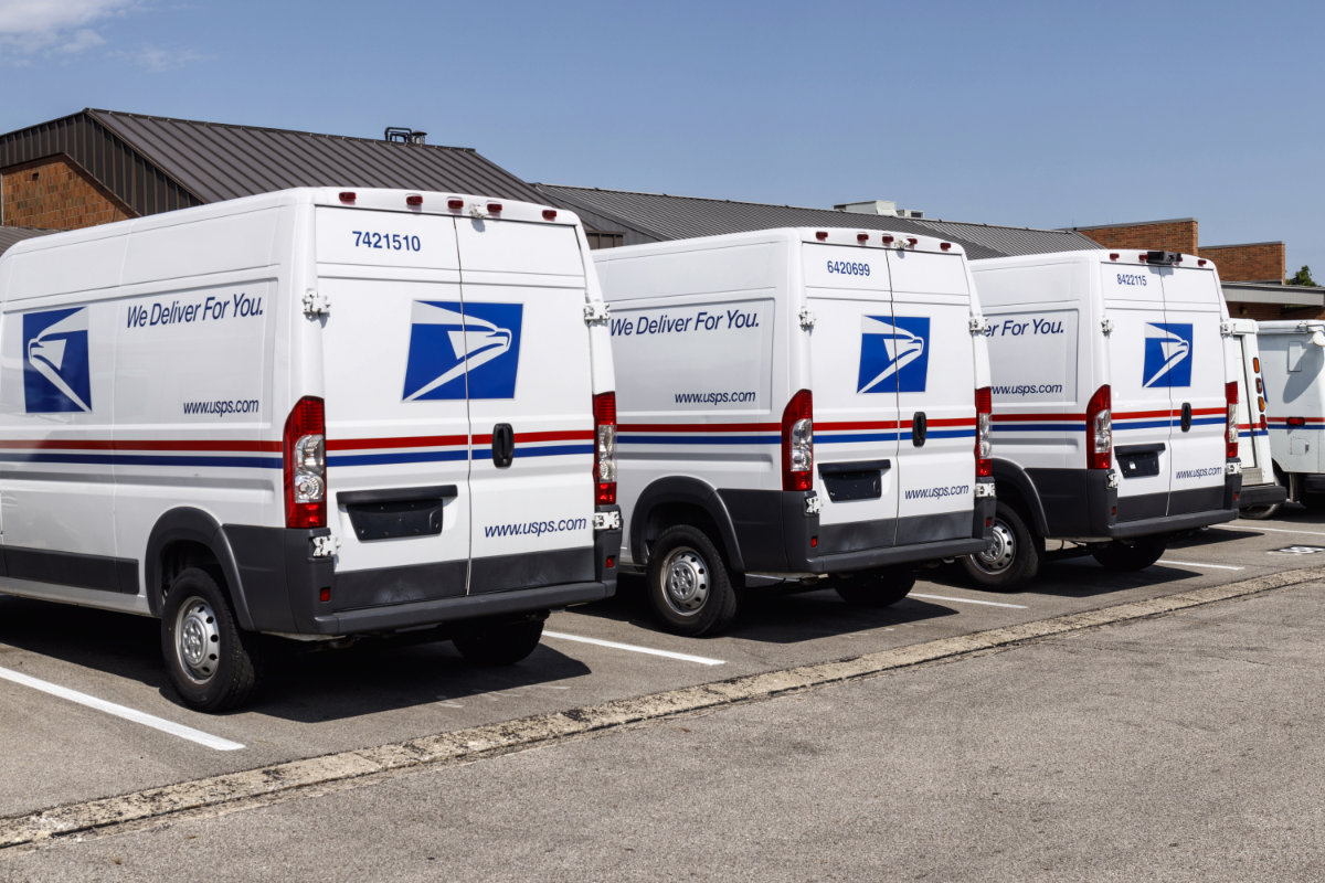 3 Tips to Minimize USPS Holiday Season Surcharges in 2021